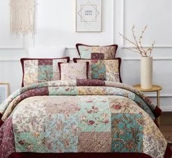 Dramatic Floral Bedspread By Classic Quilts