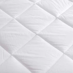 450GSM Repreve Quilt -Bedding Store dreamaker repreve 450gsm quilt 1668315 01