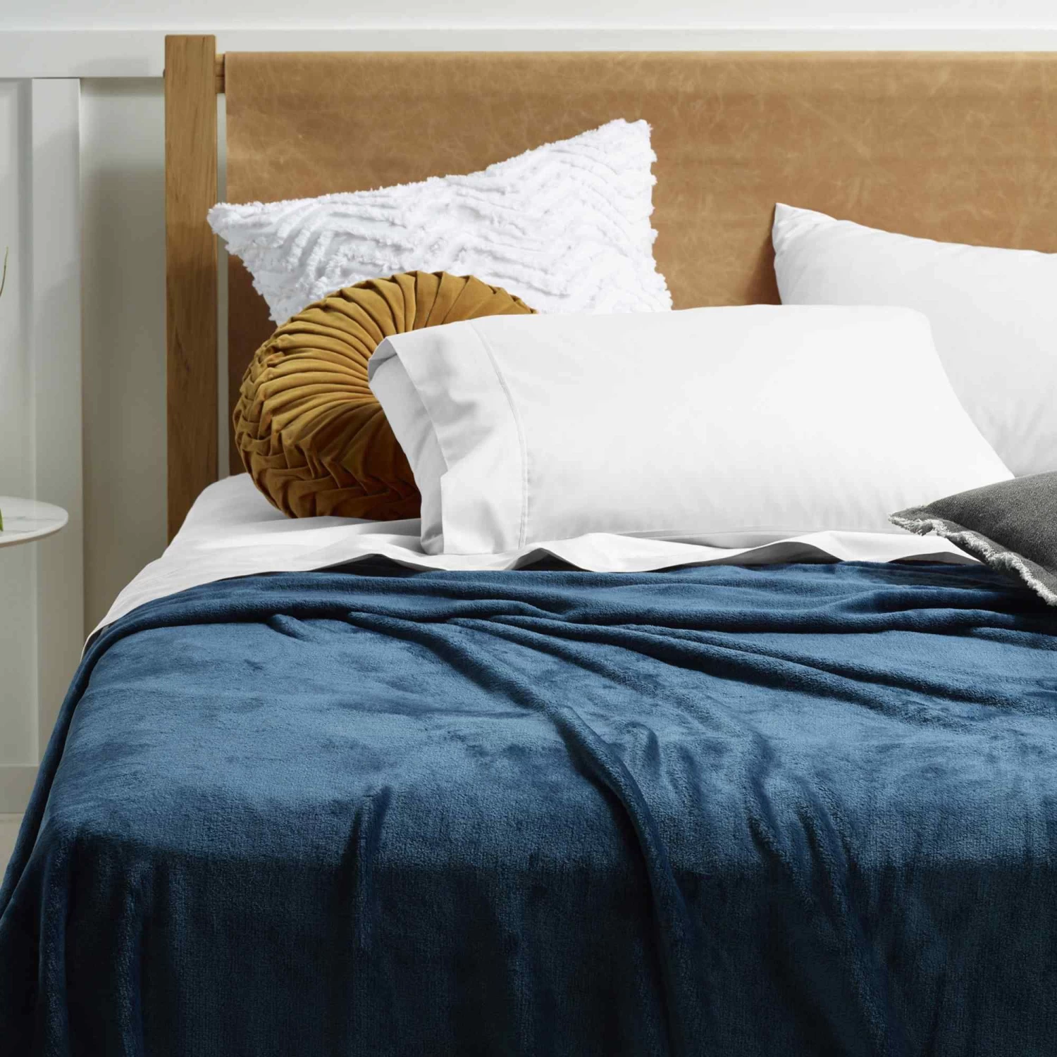 Super Soft Queen/King Blanket By Accessorize 7 Super Soft Queen/King Blanket By Accessorize - Image 5